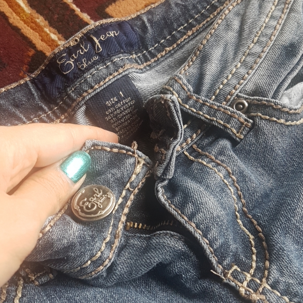 Jeans - Picture 2 of 3
